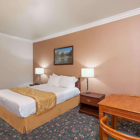 Days Inn & Suites By Wyndham South Gate Kültér fotó